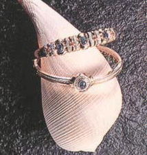 紅藍(lán)寶石鑲嵌首飾 手鐲圖片,紅藍(lán)寶石鑲嵌首飾 手鐲高清圖片 福建省珠寶首飾進出口公司,