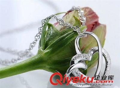 項墜工廠批發(fā) 雙心扉925純銀鎖骨吊墜，心心相連的精致飾品